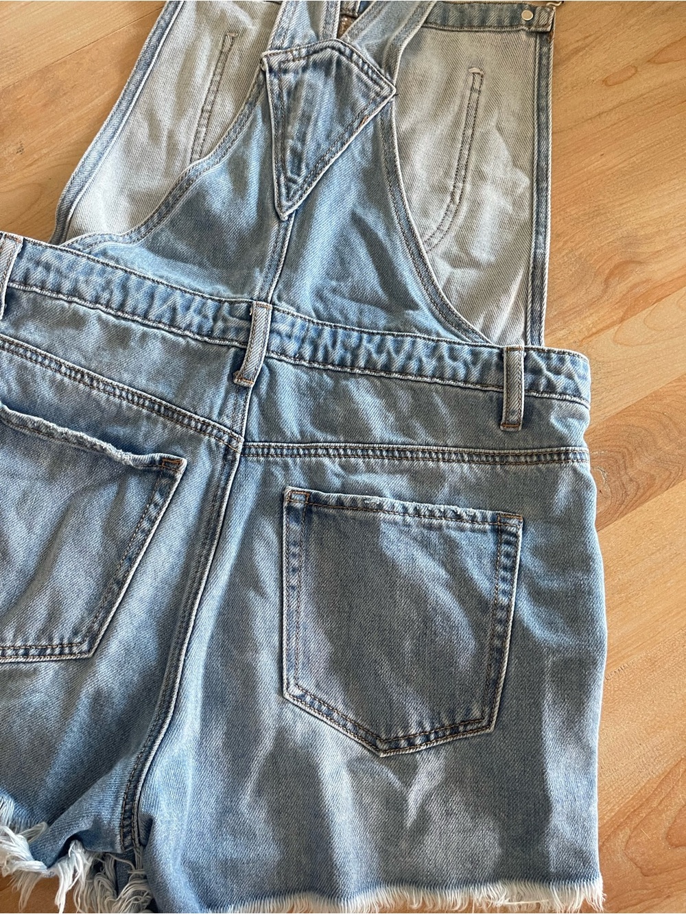 Risen Distressed Denim Overall Shorts Adj Strap Bib Front  Light Wash Size Large - Picture 5 of 16